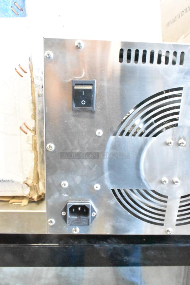 Avantco 177LT06A 6 Tray Stainless Steel Food Dehydrator, glass door, scratch and dent, only works on highest setting.