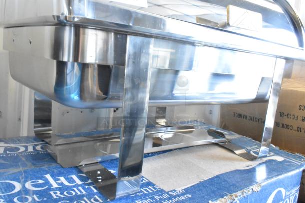 Brand new Choice Deluxe 407COH4 8 Qt. Gold Accent Roll Top Chafer, full-size, scratch and dent condition, on original box.