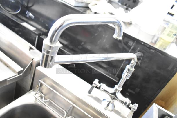 Frymaster 8CSC electric pasta cooker, commercial floor style, 208V, 3 phase. Features stainless steel build and faucet attachment.