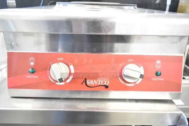 Avantco 177CER200 dual French-style burner, new scratch and dent, countertop electric range, 208/240V, 1-phase.