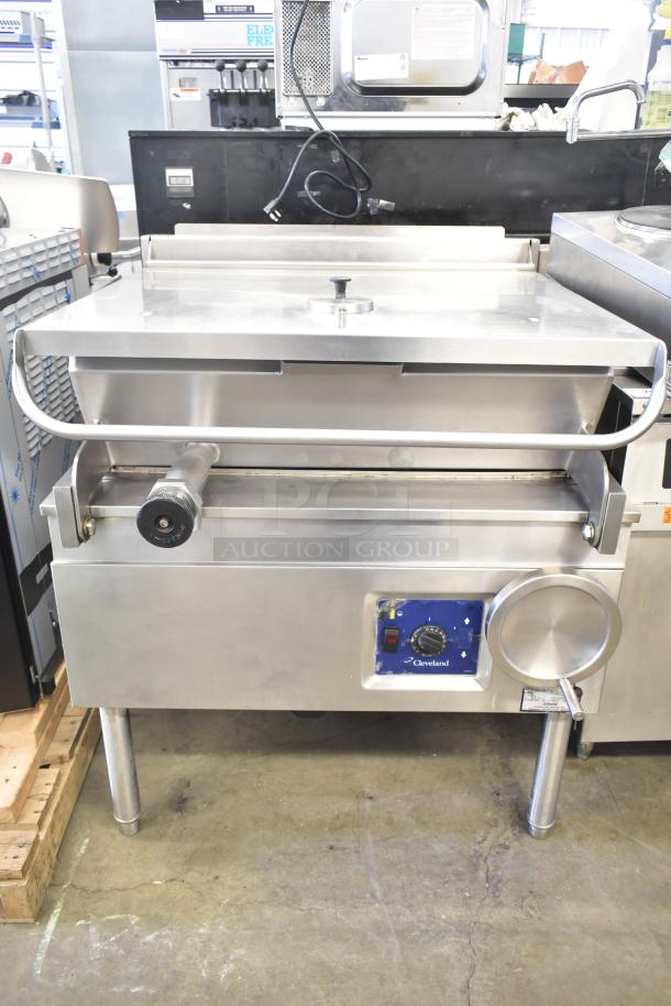 Cleveland BPAN-1001 commercial braising pan, floor style, stainless steel, control dial, excellent condition.
