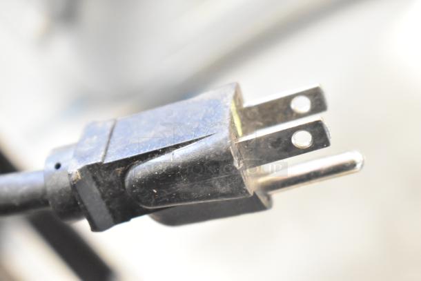 Close-up of a power plug for the Hatco FSDT-2 Flav-R-Savor Display Cabinet, 120 Volts, 1 Phase.