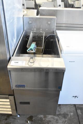 2018 Pitco Frialator SE14 commercial electric fryer, stainless steel, 208V, 3-phase, with frying basket. Good condition.