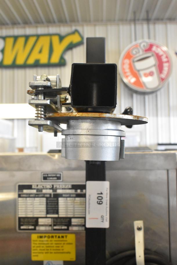 Fantom Full Web Portable Shrink Wrapping Station, shows metal components and industrial setup, tagged "109."