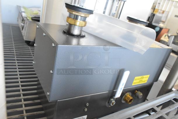 Hatco FR-9 Food Rethermalizer/Bain Marie Heater, 208V, dual phase. Brand new with minor scratches.