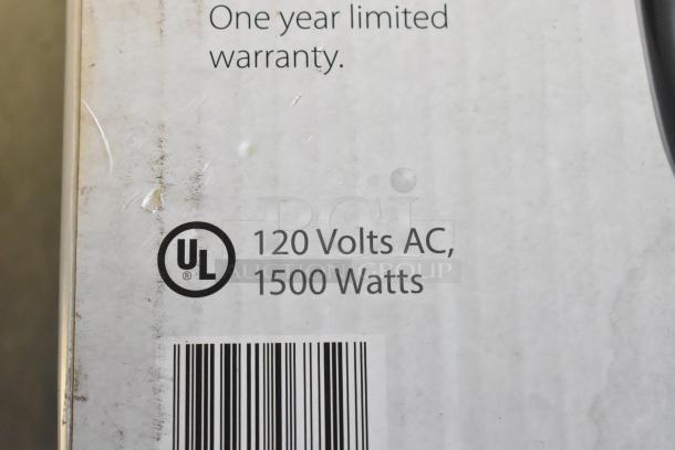 BRAND NEW Presto 16" Ceramic Electric Skillet, model 06860, 120V, 1500W, with glass cover. Scratch and dent box condition.