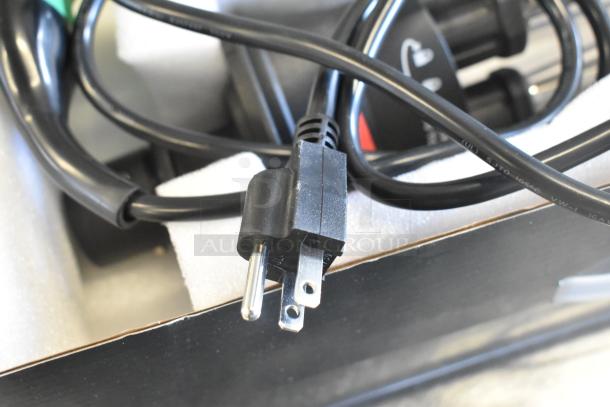 BRAND NEW AvaMix 928IBHDW10R heavy-duty immersion blender power cord, 120 volts. Minor scratch and dent condition.