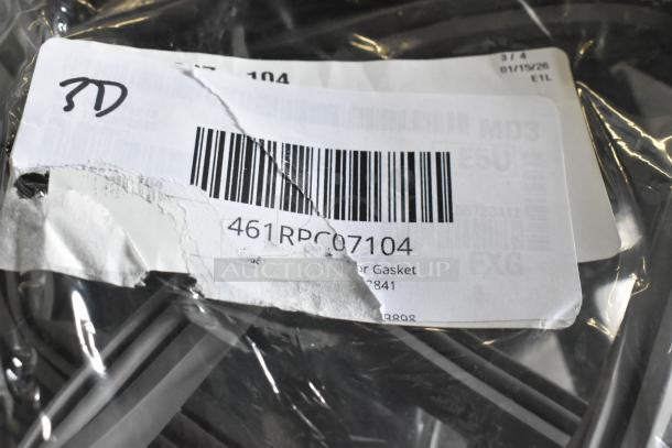 Brand new Metro RPC07-104 door gasket, model 461RPC07104, in original packaging with minor label damage.