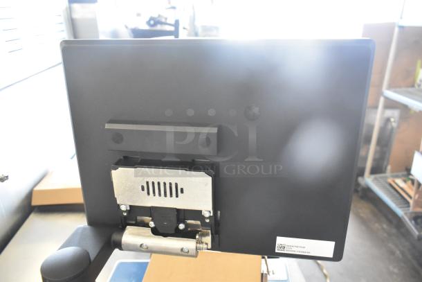 BRAND NEW Mettler Toledo FreshWay AM-6127C digital produce scale, tested, 100-240V, 1 Phase, scratch and dent condition.