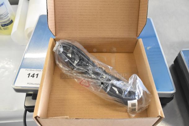 Brand new Mettler Toledo FreshWay AM-6127C countertop digital produce scale, 100-240V, scratch and dent, tested, working.