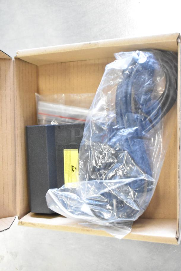 Brand new Mettler Toledo FreshWay AM-6127C digital scale in box. 100-240V, tested, working, includes cables.