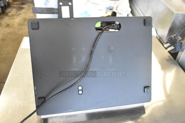 Brand new Mettler Toledo FreshWay AM-6127C digital produce scale, scratch and dent, tested and working, 100-240V, 1 phase.