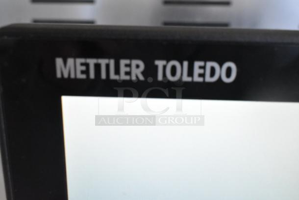 BRAND NEW Mettler Toledo FreshWay digital scale, model AM-6127C. Tested, working, 100-240V, 1 phase. Scratch and dent condition.