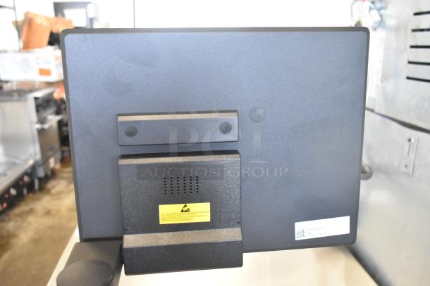 BRAND NEW SCRATCH AND DENT! Mettler Toledo FreshWay AM-6127C digital produce scale, 100-240V, tested and working.