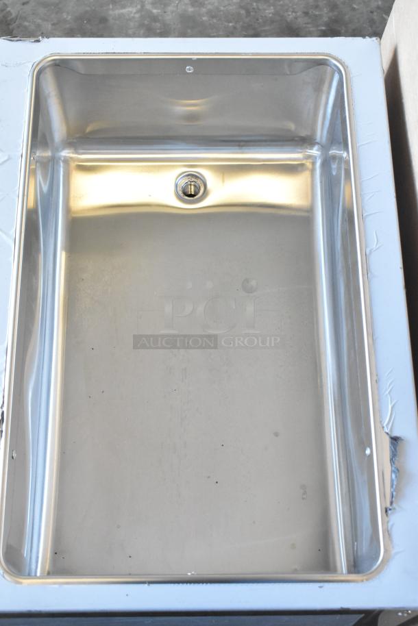 BRAND NEW 2025 ServIt 423EST3WSPB Electric Steam Table, scratch and dent condition, three pan sealed well, 120V, 1 phase.