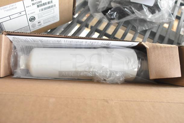 3M HF40-S Replacement Cartridge, new in packaging, in opened box. Labels show part number 5613305.