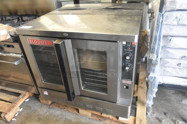 BRAND NEW Blodgett ZEPHAIRE-200-G full-size convection oven, natural gas, view-through doors, thermostatic controls, scratch and dent.