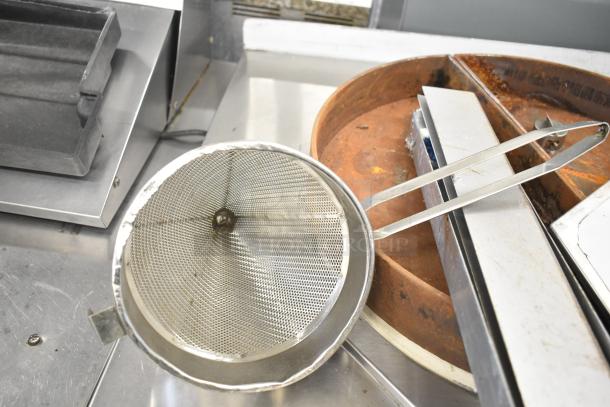 Toastmaster TCT-1627 R Commercial Tandoor Oven, natural gas-powered, 85,500 BTU, ceramic interior, used condition.