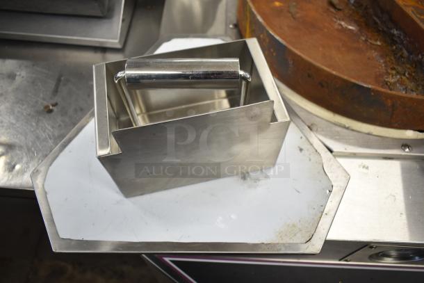 Toastmaster TCT-1627 R Commercial Tandoor Oven, stainless steel, ceramic inside, natural gas-powered, 85,500 BTU.