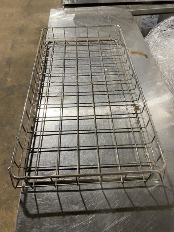 Commercial chrome-plated full-size wired rack for bagels/pastries, in good condition. Ideal for bakery display or storage.