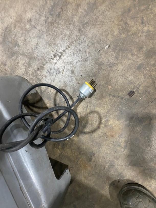 Hobart HL300 commercial mixer plug and cable, showing wear on the metal floor. 100-120V, 1 phase.