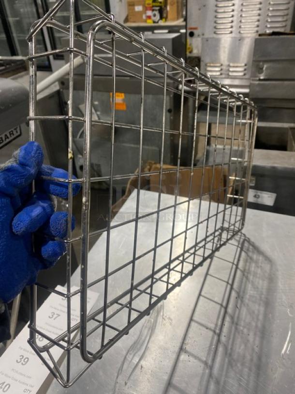 Commercial chrome plated full-size bagel/pastry wire rack in excellent condition, durable grid structure.