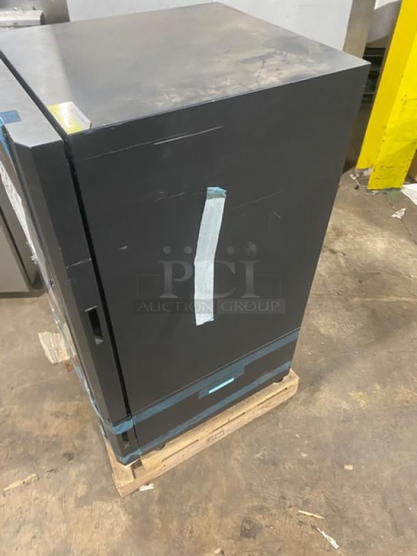 Vendo Lumilinna ICE-SC40BXIWU black undercounter crystallizer, single door, new with minor scratches, 115V, commercial use.