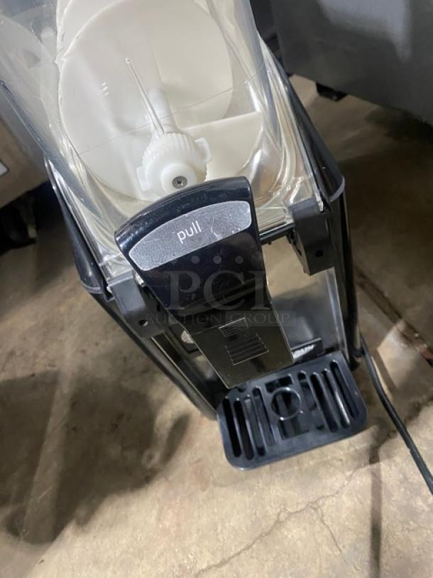 Vollrath Stoelting CBE117 slushy machine, 3.2 gal. polycarbonate hopper, black, with drip tray, clean and functional.
