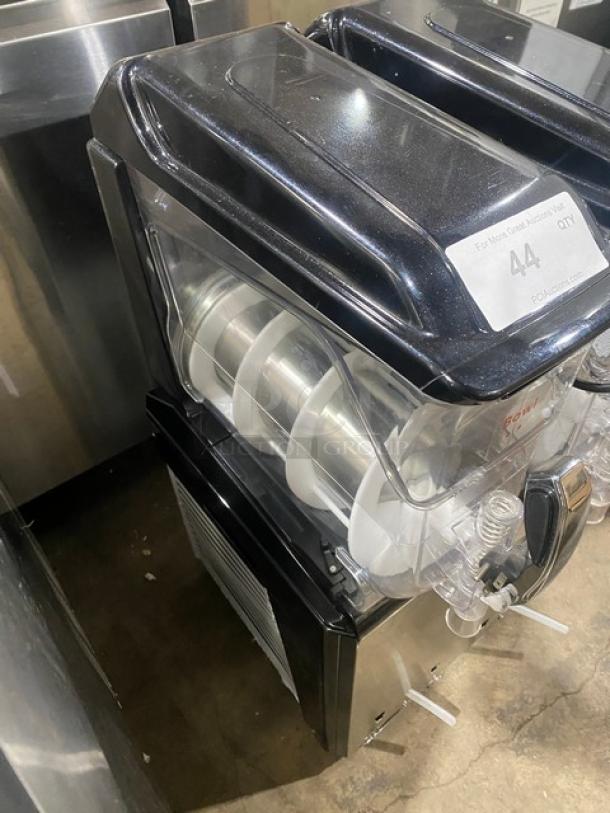 Vevor XRJ10LX2 twin slush machine, black/stainless steel, electric, clear polycarbonate hoppers, model visible.