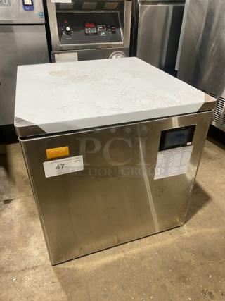 Vevor LB550TA stainless steel ice maker, model LB550TA, in good condition. Features 115V power, visible label with serial number.