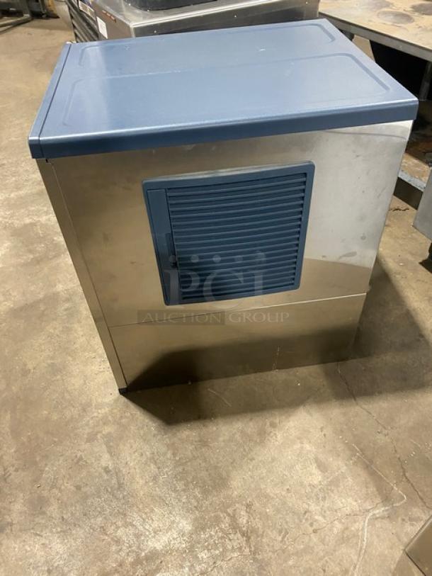 Blue-Air BLMI500A commercial stainless steel ice maker, crescent cube style, electric-powered, air-cooled, 115-120V.