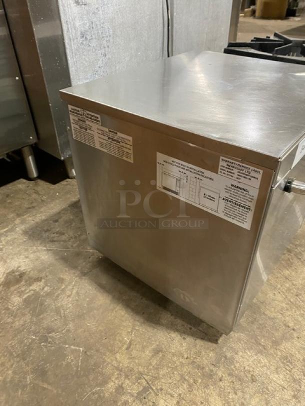 MerryChef Eikon E3 rapid cook oven, 2019 model, stainless steel, EasyTouch touchscreen, 208/240V, SN: 1906213091188, excellent condition.