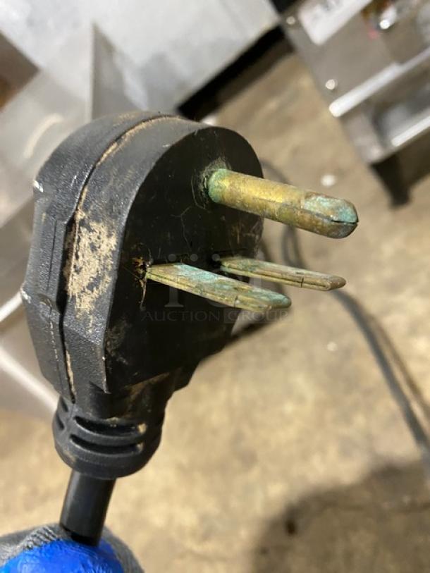 Corroded plug of MerryChef Eikon E3 commercial rapid cook oven, 208/240V, stainless steel, featuring EasyTouch touchscreen.