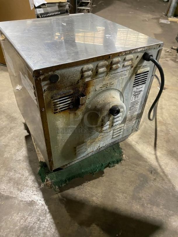 MerryChef Eikon E4 commercial high-speed oven, stainless steel, with wired rack, used condition, model 1212213090221, 208/240V.