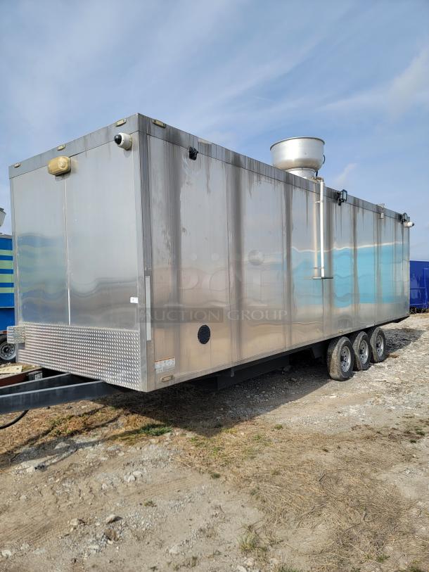 2021 Texino FD-306 triple-axle mobile kitchen, stainless steel, needs cleaning, includes premium kitchen equipment.