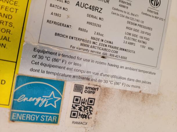 Energy Star label and equipment usage guidelines for rooms at 30°C (86°F) or less, featuring a QR code for Smart Care.
