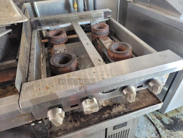 2021 Diamond Cargo mobile kitchen with a Royal cooking suite. Slight rust on burners, needs cleaning. Model 24.