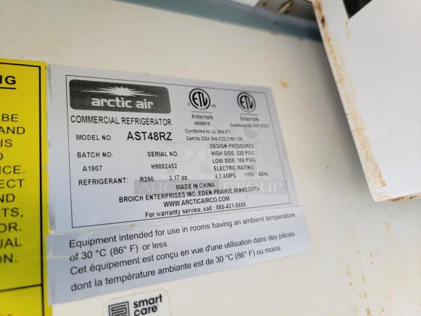 Arctic Air commercial refrigerator label, model AST48RZ. Details: Batch A1907, Serial H9082452, Refrigerant R290, 115V, 60Hz.