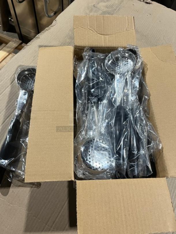 BRAND NEW Vollrath 6432320 3 Oz. Perforated Spoodle in box, stainless steel with black grip handle, wrapped in plastic.