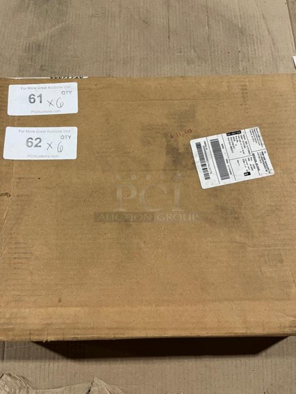 Carlisle Commercial Black 14"x18" Fast Food/Serving Tray, Model CT141803, in new condition. Box marked "6X Your Bid".