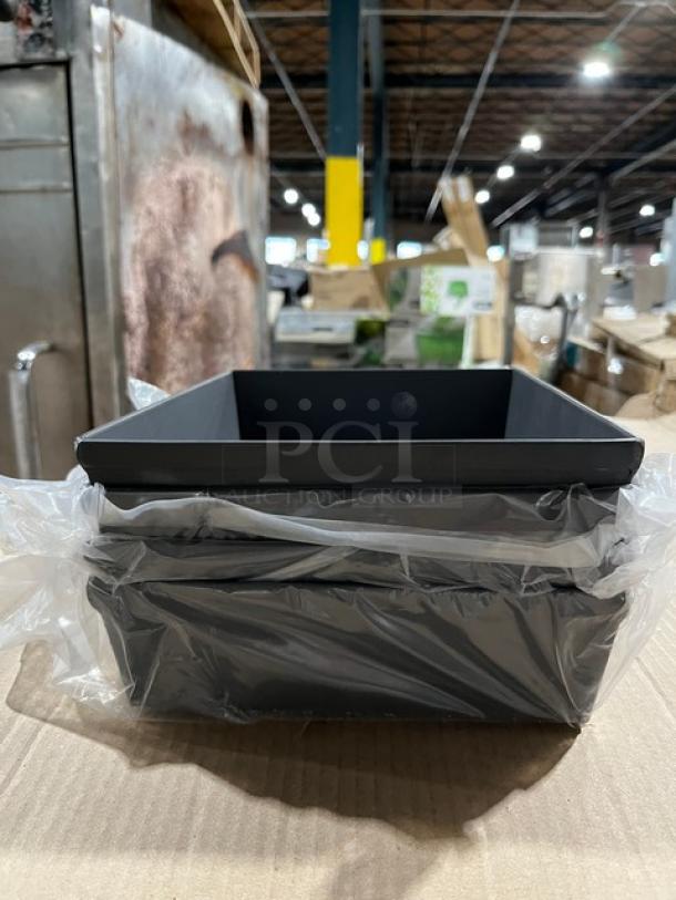 American Metalcraft Model HCDS108 Detroit-style pizza pan, 10"x8", brand new in original packaging. Commercial aluminum.