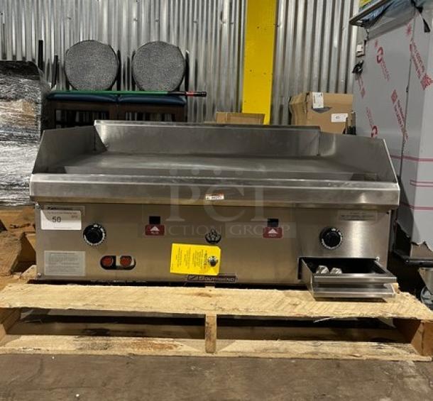 Southbend HDG36 commercial stainless steel griddle, natural gas, with back and side splash, model HDG-36 SN: 24L14696.