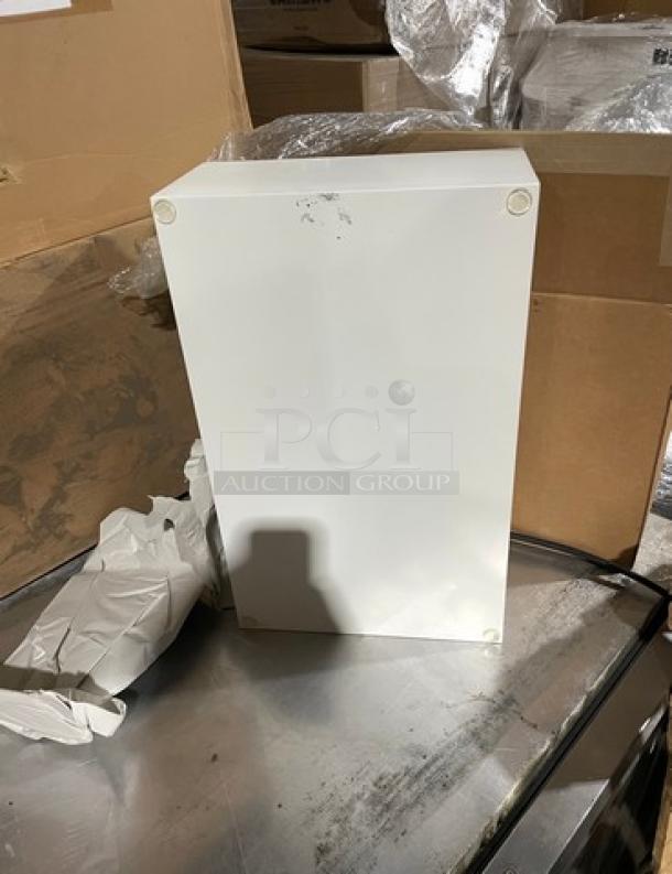 New Cambro Commercial White Food Storage Pans, Model 16CW, full pallet. Unopened, pristine condition.