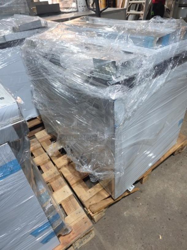 New Asber Style gas-powered 6-burner range with full-size oven, model 6B-G, in pristine condition, wrapped on a pallet.