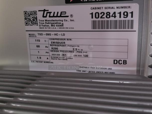 Label from a True Refrigeration unit, model TSD-09G-HC-LD, serial 10284191. Uses R290 refrigerant and EM150UER compressor.