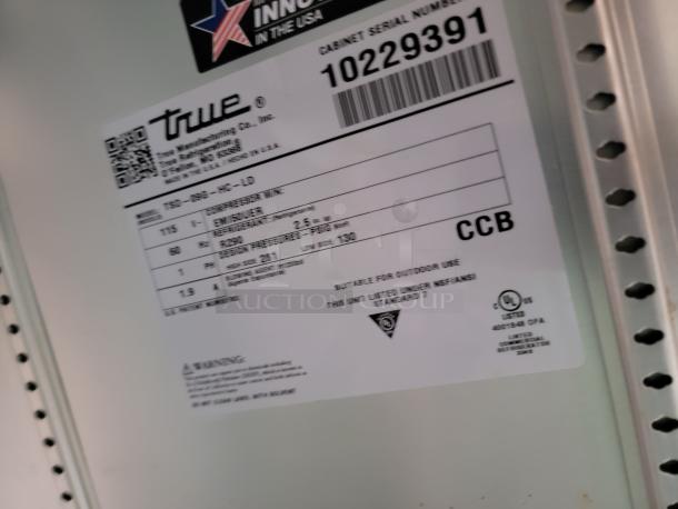 Label on a True Manufacturing refrigeration unit, model TSD-096-HC-LD. Includes serial number 10229391. UL certified.