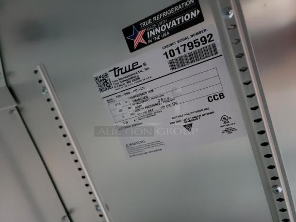 Label on a True refrigeration unit, model TSD-090-HC-LD, serial number 10179592. Suitable for outdoor use.