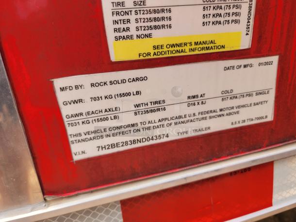 Red Rock Solid Cargo trailer tag from 01/2022. GVWR: 7031 kg, GAWR: 7031 kg, Tire size: ST235/80/R16, VIN: 7H2BE2838ND043574.