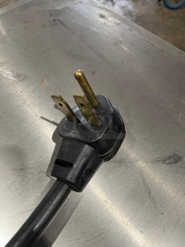 Plug for MenuMaster MRC30S2 commercial microwave, 2016 model. Electric powered, 208/240V, with programmable touch control.