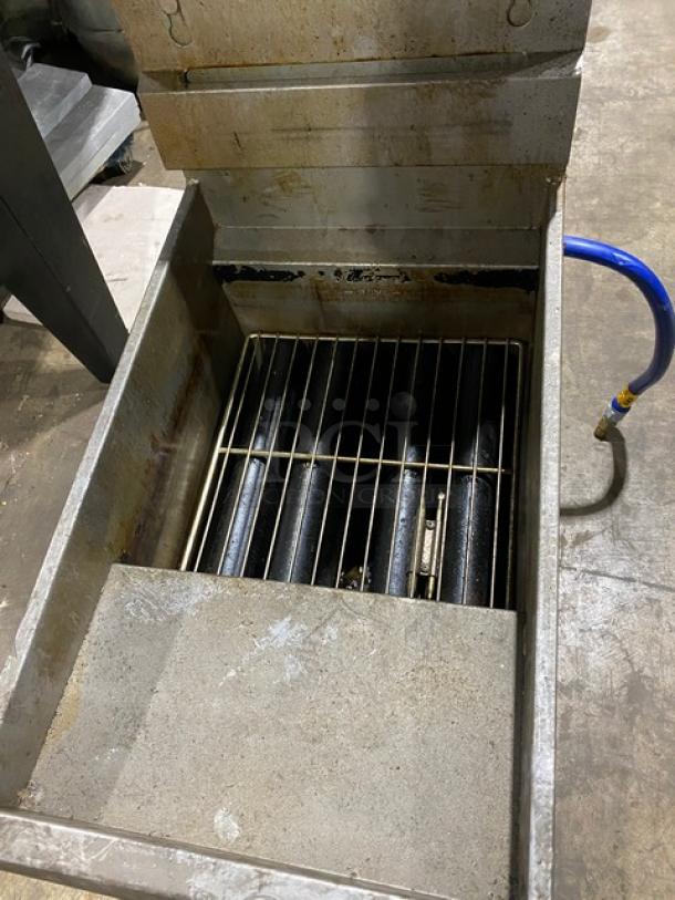 Pitco 45CS commercial deep fat fryer, stainless steel, natural gas, 42 lb. capacity, with backsplash, basket hanger, on casters, model 45C-S, SN: G16LA085673.